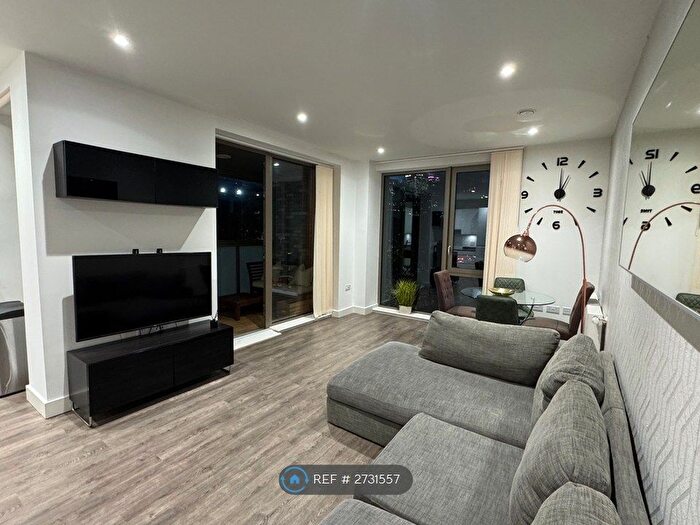 2 Bedroom Flat To Rent In Flour Millers House, London, E14