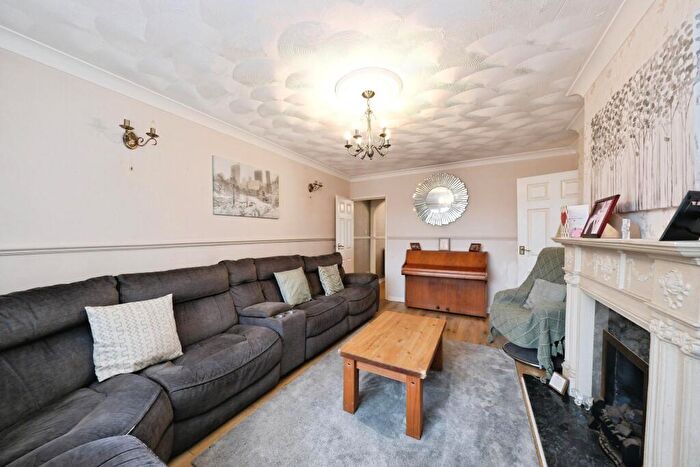 4 Bedroom Detached House For Sale In Mansfield Road, Nottingham, NG16