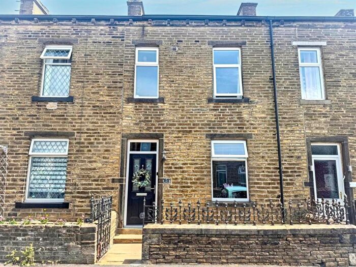 4 Bedroom Terraced House For Sale In Beech Street, Cross Hills, BD20