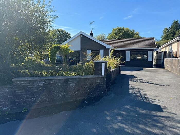 3 Bedroom Detached Bungalow For Sale In Hendre Road, Capel Hendre, Ammanford, SA18