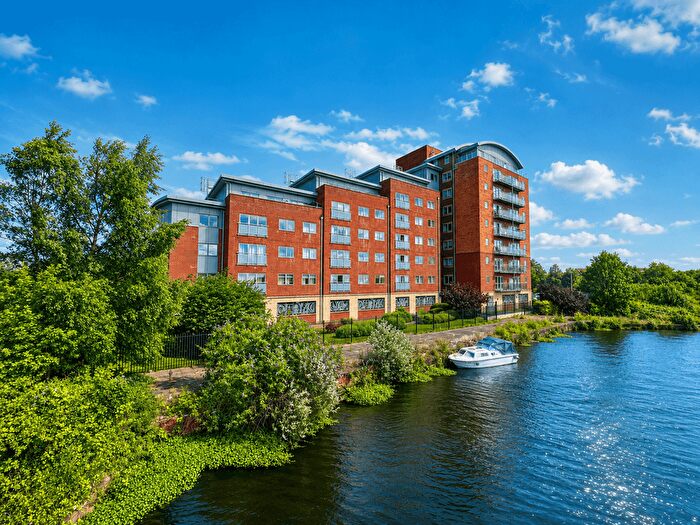 2 Bedroom Flat To Rent In Chantry Waters, Wakefield, WF1