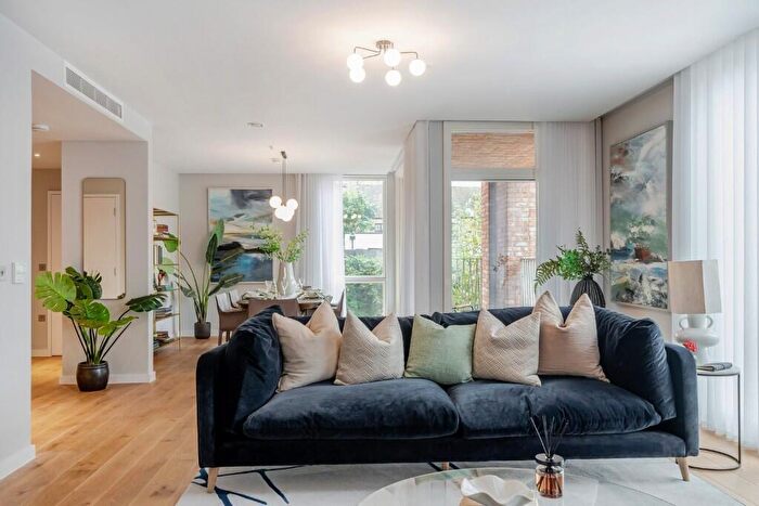 2 Bedroom Apartment For Sale In Rowland Hill Street, Hampstead, London, NW3 - Photo 3