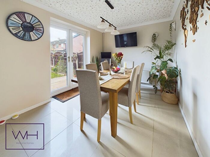 5 Bedroom Semi-Detached House For Sale In Breydon Avenue, Cusworth, Doncaster, DN5