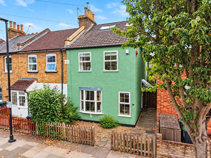4 Bedroom End Of Terrace House For Sale In Halifax Road, Enfield, EN2