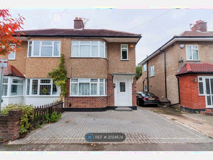 3 Bedroom Semi-Detached House To Rent In Burnham Avenue, Ickenham, Uxbridge, UB10