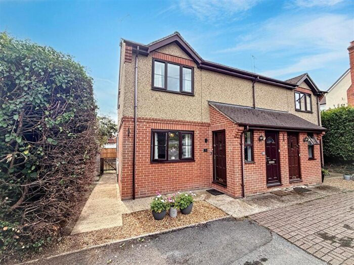 2 Bedroom Maisonette For Sale In Sedgewell Road, Sonning Common, RG4