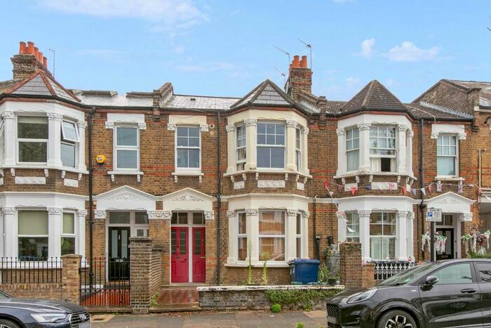 3 Bedroom Flat To Rent In Beaumont Road, London, W4