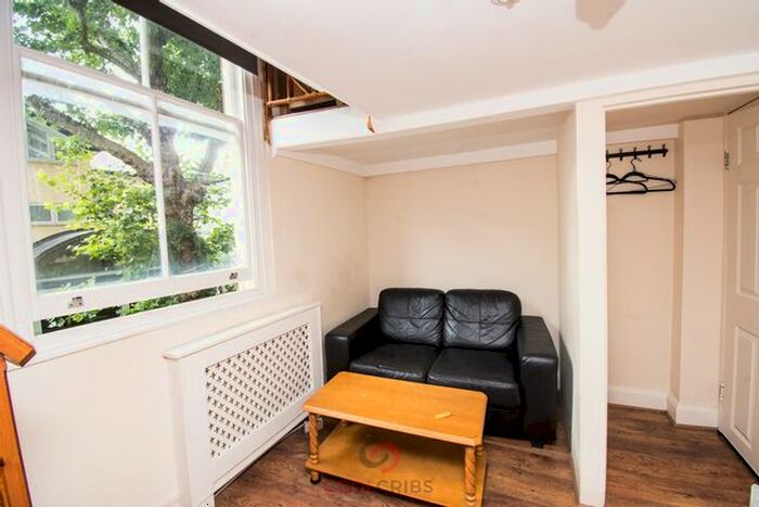 Studio To Rent In Kensington Gardens Square, Bayswater, W2
