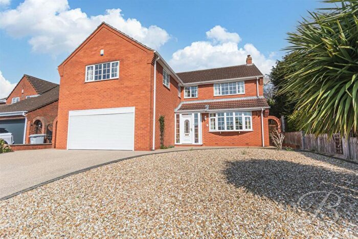 4 Bedroom Detached House For Sale In Paddock Close, Edwinstowe, Mansfield, NG21
