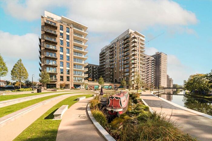 2 Bedroom Flat To Rent In Quay Walk, Wembley, HA0