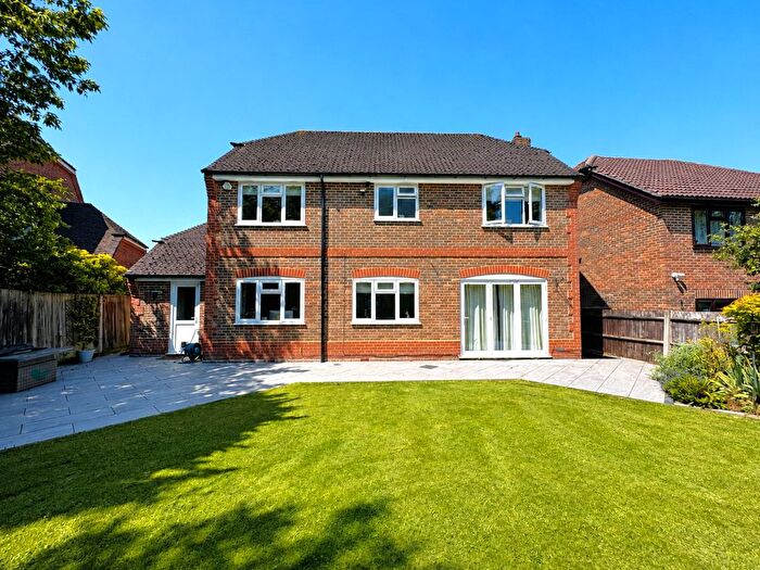 4 Bedroom Detached House For Sale In Brambles Close, Ash, Surrey, GU12