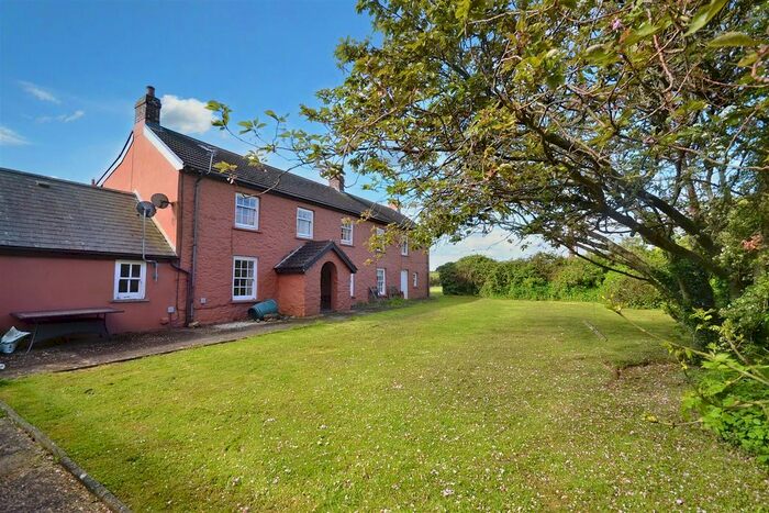 14 Bedroom Detached House For Sale In Dreenhill, Haverfordwest, SA62