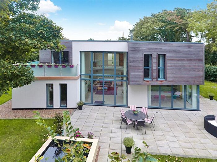 4 Bedroom Detached House For Sale In Orchard Drive, Caythorpe, Grantham, NG32