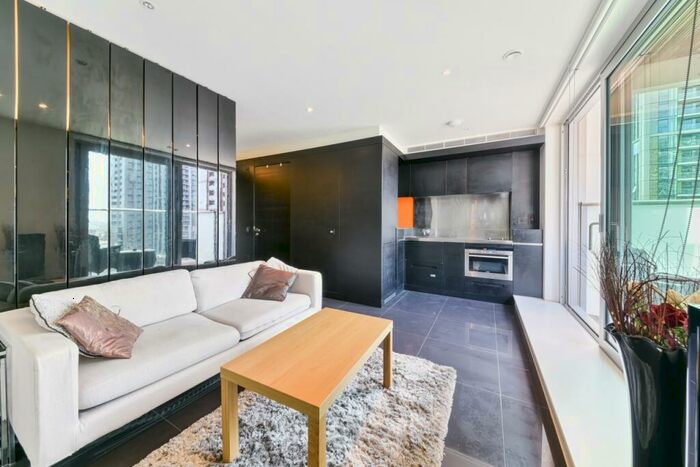 Flat To Rent In Pan Peninsula Square, Pan Peninsula, Canary Wharf, London, E14