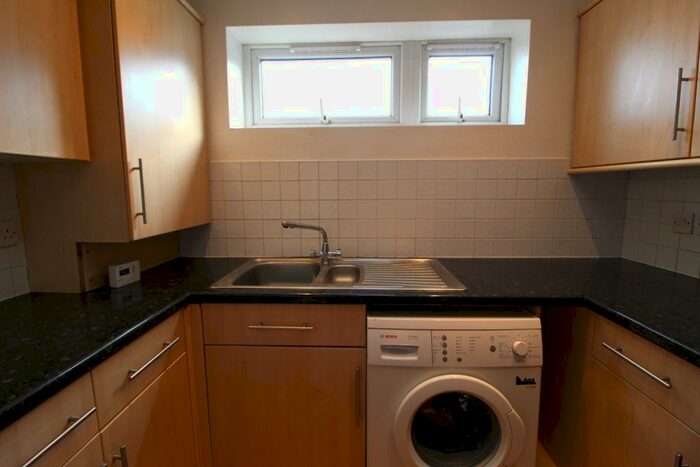 2 Bedroom Maisonette To Rent In Stevenage Rise, Hemel Hempstead, Hertfordshire, HP2
