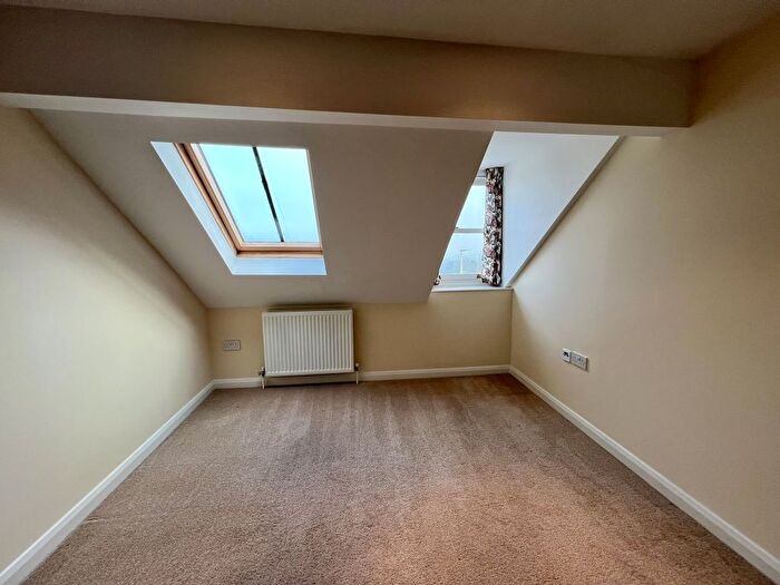 1 Bedroom Flat To Rent In West Street, Fishguard, Pembrokeshire, SA65