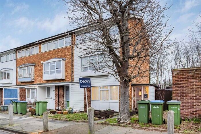 2 Bedroom Flat To Rent In Fairby Road, London, SE12