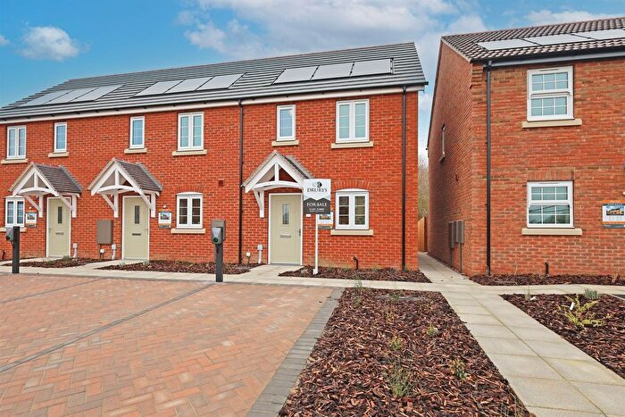 2 Bedroom End Terrace House For Sale In Curlew Road, PE21