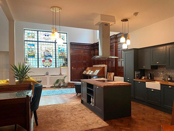 2 Bedroom Flat To Rent In Bowlalley Lane, Hull, HU1