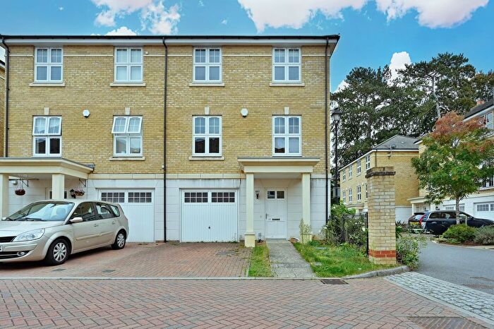 4 Bedroom Town House For Sale In Woolman Road, Watford, WD17