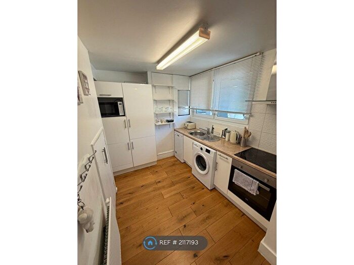 3 Bedroom Flat To Rent In Harbord House, London, SE16