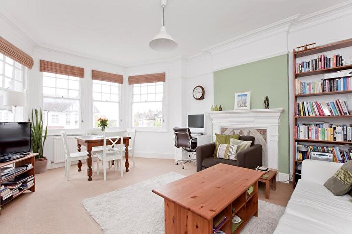 1 Bedroom Apartment To Rent In Cranley Gardens, London, N13