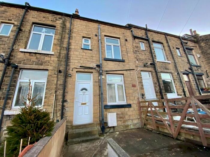 2 Bedroom Flat To Rent In Alexandra Road, Shipley, West Yorkshire BD18