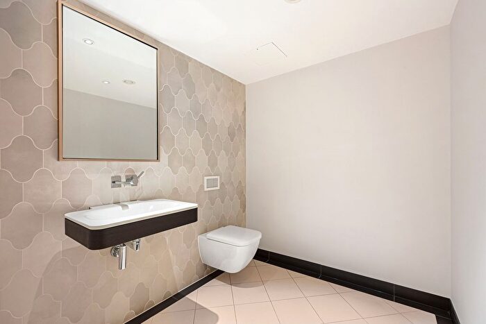 3 Bedroom Flat To Rent In Radnor Walk, Chelsea, SW3
