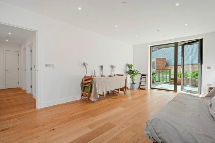 3 Bedroom Flat To Rent In Milliner House, Wild Flower Gardens, London, E3