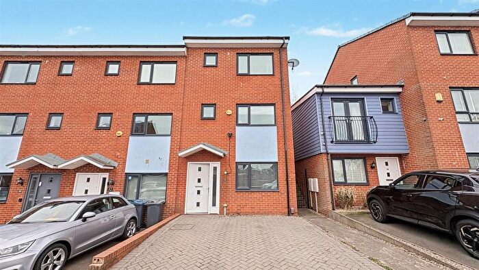 3 Bedroom End Terrace House For Sale In Whitlock Grove, Birmingham, B14
