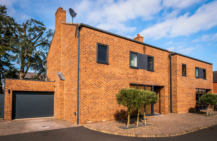 5 Bedroom Detached House To Rent In West Bridgford, Croyde Gardens, NG2