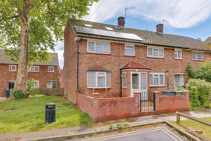 4 Bedroom Terraced House For Sale In Sandstone Road, London, SE12