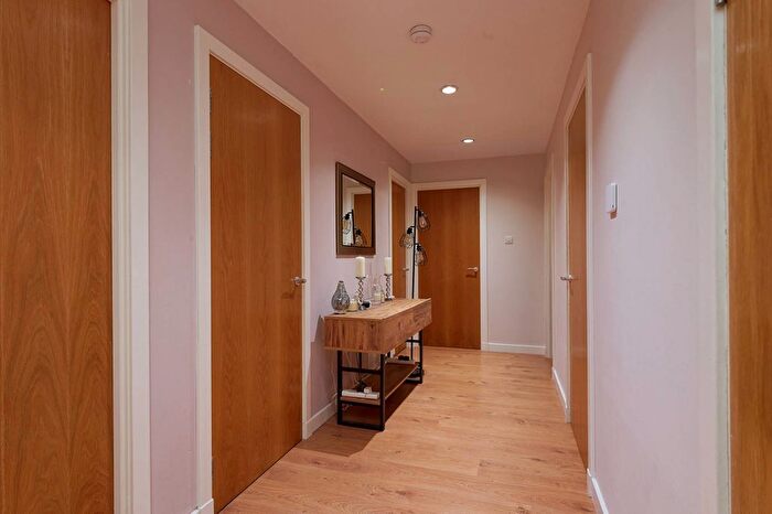 2 Bedroom Flat For Sale In Castlebank Place, Glasgow Harbour, Glasgow, G11