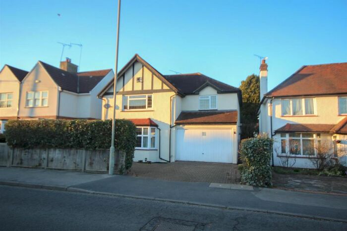 4 Bedroom Property To Rent In Woodman Road, Warley, Brentwood, CM14
