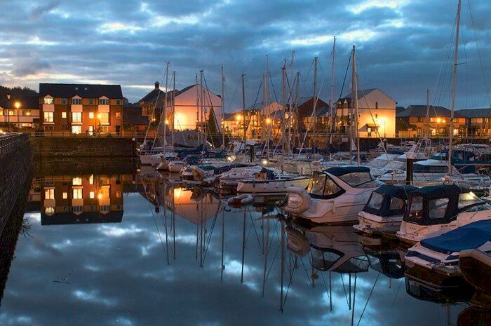 4 Bedroom House To Rent In Llwyn Passat, Penarth, CF64