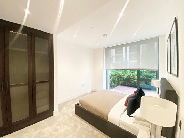 2 Bedroom Apartment To Rent In Prince Of Wales Drive, London, SW11