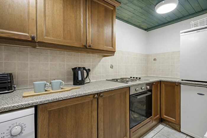1 Bedroom House To Rent In Hyde Park Road, Leeds, LS6