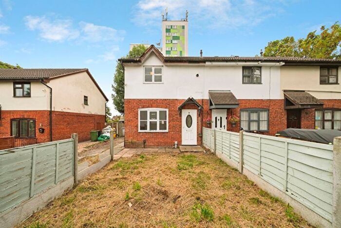 3 Bedroom End Terrace House For Sale In Selbourne Close, Wirral, CH49