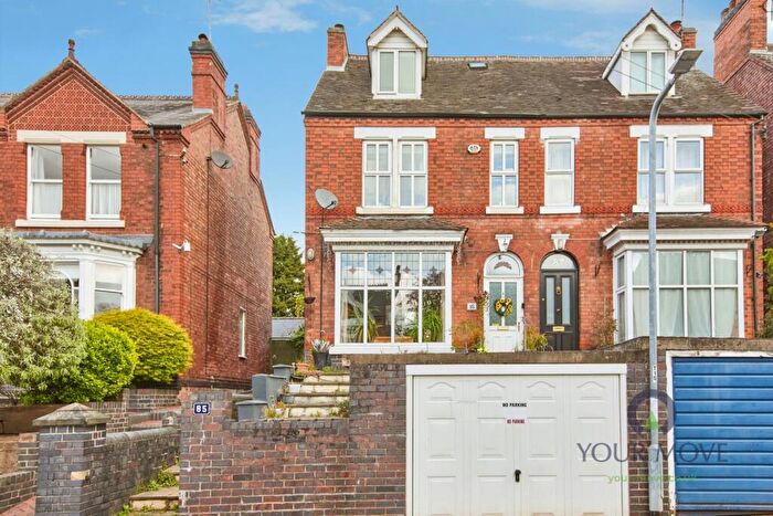 4 Bedroom Semi-Detached House For Sale In Scalpcliffe Road, Burton-on-Trent, Staffordshire, DE15