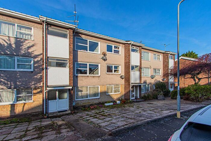 2 Bedroom Apartment For Sale In Cefn Coed Avenue, Cyncoed, CF23