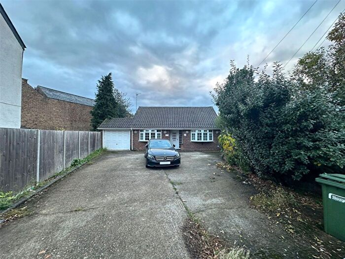 4 Bedroom Bungalow To Rent In Langley Road, Slough, SL3