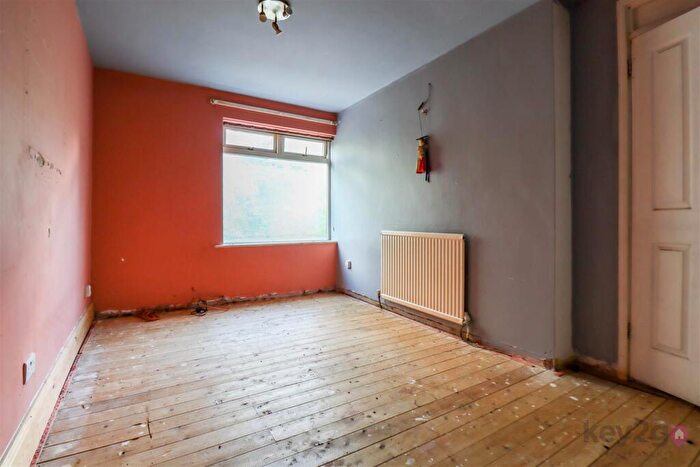3 Bedroom Terraced House For Sale In Shortbrook Close, Westfield, Sheffield, S20