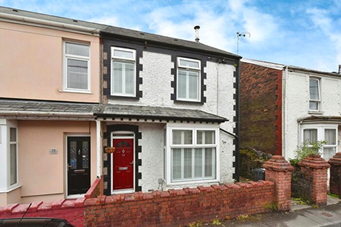 4 Bedroom Semi-Detached House For Sale In Ynysderw Road, Pontardawe, Swansea, Neath Port Talbot, SA8