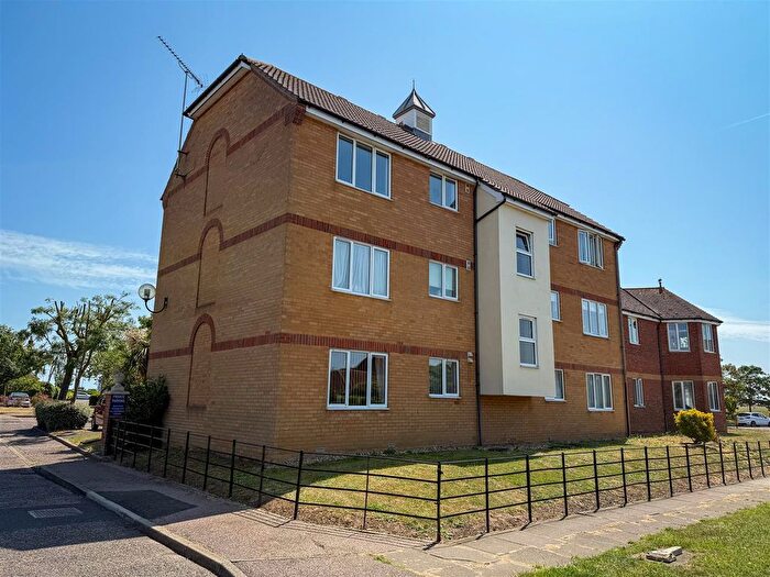 2 Bedroom Flat For Sale In Marina Point, West Road, Clacton-On-Sea, CO15