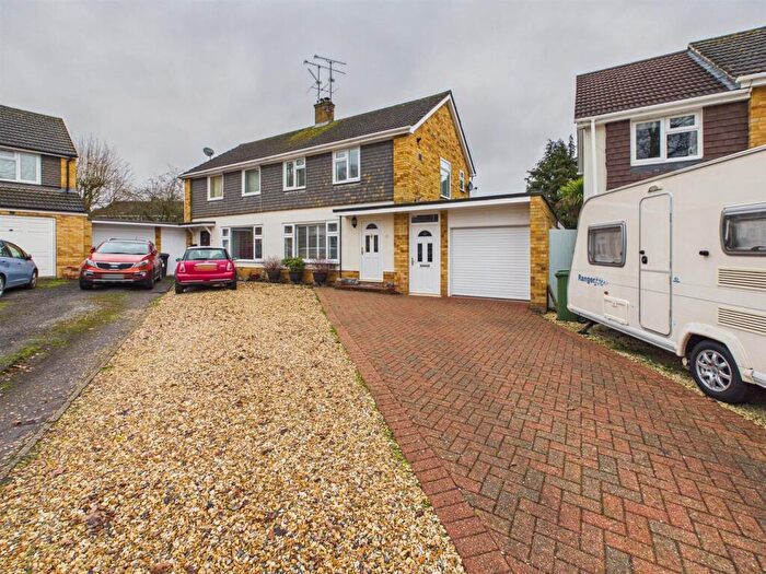 2 Bedroom Semi Detached House For Sale In Lovatt Close, Tilehurst, Reading, RG31