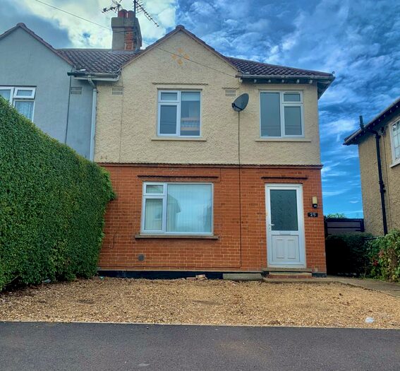 3 Bedroom Semi-Detached House To Rent In Eastwood Avenue, March, PE15