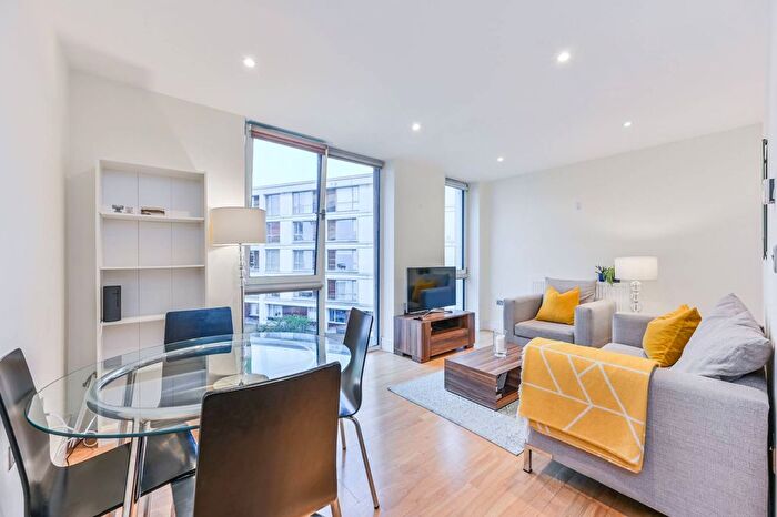 1 Bedroom Flat To Rent In Printers Road, Oval, London, SW9