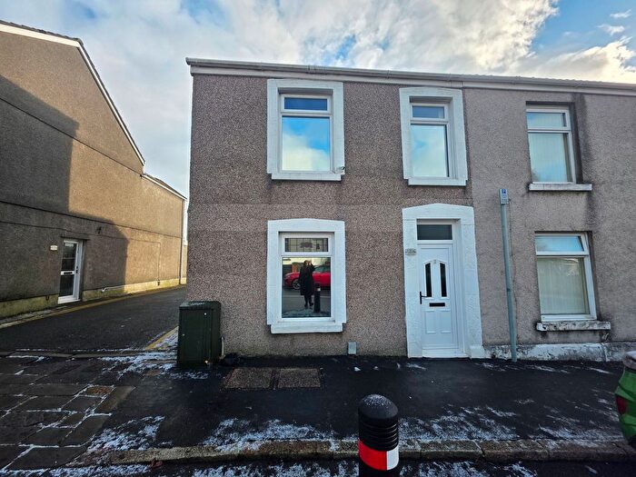 4 Bedroom End Terrace House For Sale In Neath Road, Plasmarl, SA6