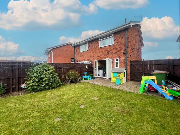 2 Bedroom Semi-Detached House For Sale In Mapleton Crescent, Redcar, TS10