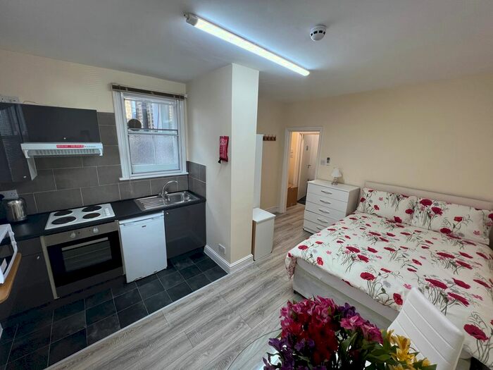 Studio To Rent In Cromwell Road, London, SW7